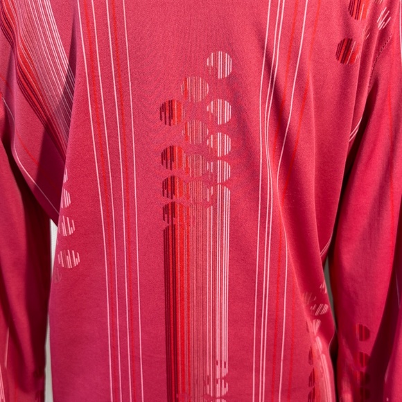 Vintage 70s top, raspberry red, white abstract stripes, long sleeves, 8/10 (M) - Picture 7 of 10